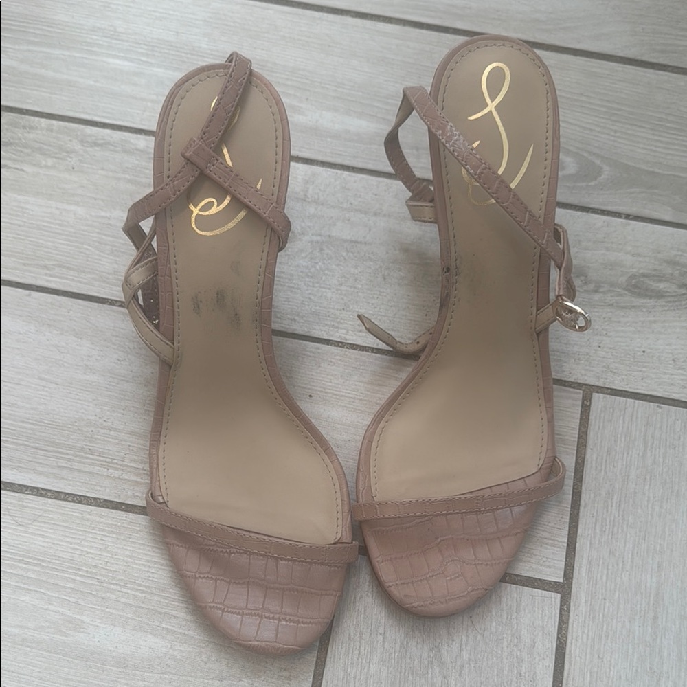Size 8.5 Sam Edelman heels - Picture 2 of 4